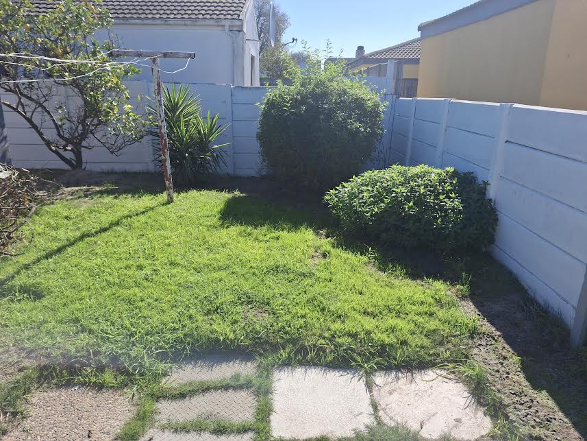 3 Bedroom Property for Sale in Electric City Western Cape